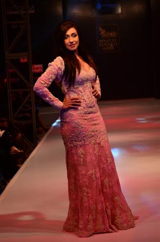 Sanjana Jon's collection sizzles ramp at Kingfisher Ultra Bengal Fashion Week