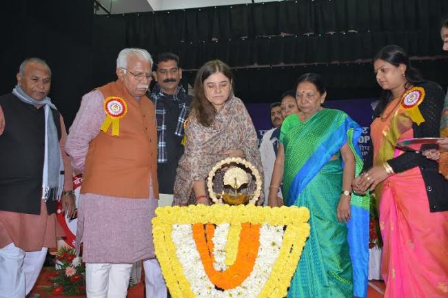 Maneka Gandhi bats for 'Beti Bachao Beti Padhao' scheme at Panipat 