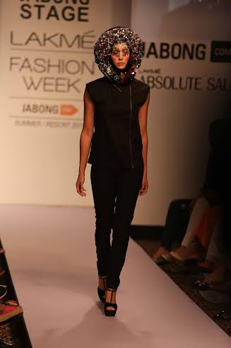 LFW Summer/Resort 2015 kicks off with stunning Makeup Show by Lakme