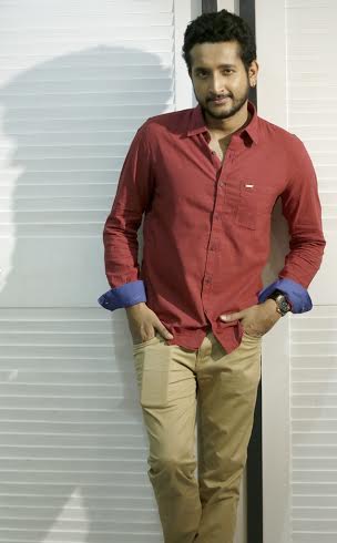 Parambrata unveils Turtle's Puja collection in Kolkata