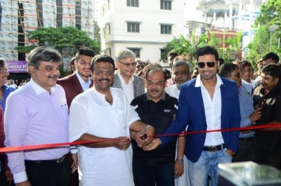 Acropolis mall opens in Kolkata