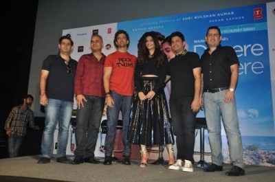 Hrithik Roshan and Sonam Kapoor launch the recreated version of Aashiqui's Dheere Dheere Se