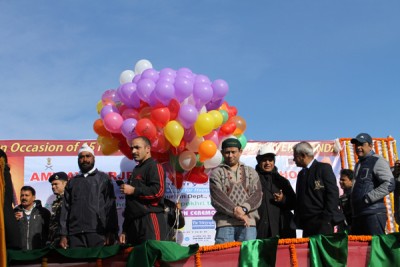 2000 participants run in Amway Darjeeling Police Marathon