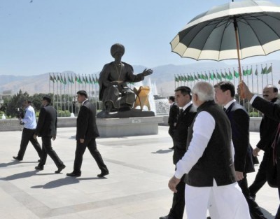 PM Modi inaugurates Yoga Centre, unveils bust of Mahatma Gandhi in Ashgabat
