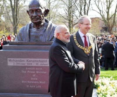 We are removing unnecessary regulations: Modi at Hannover 
