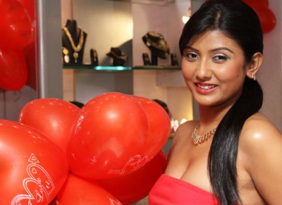 Parno Mitra stars in thriller with Tollywood veteran