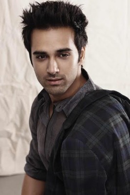 Pulkit Samrat to meet dinosaurs?