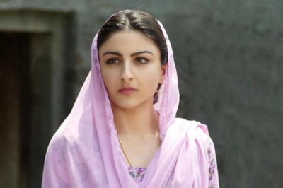 Soha Ali Khan's '31st October' Look Will Remind You of Her Mum Sharmila Tagore