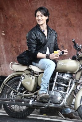 Hrithik Roshan and Tiger Shroff bond over Shiva