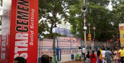 Worshippers playing hide-n-seek with police to witness largest Durga