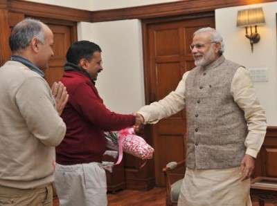 Kejriwal, Sisodia meet PM, raise full-statehood issue 