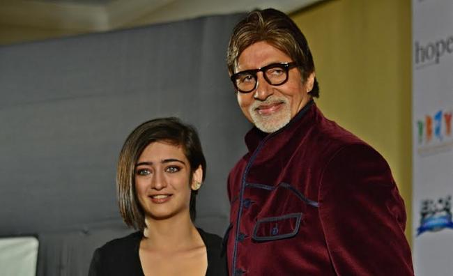 Big B promotes 'Shamitabh' in Kolkata