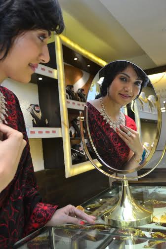 Arpita Chatterjee unveils Senco jewellery collection