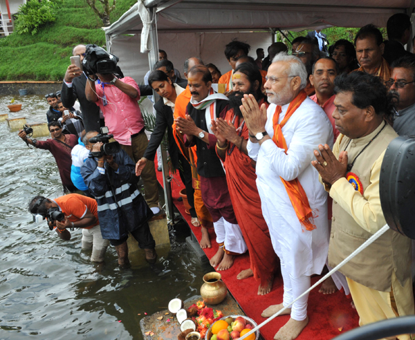 Narendra Modi at Ganga Talao
