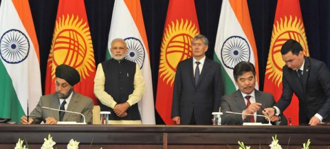 Narendra Modi delivering his statement to the media at Joint Press Briefing with the President of Kyrgyz Republic, Mr. Almazbek Atambayev