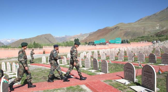 Dalbir Singh Suhag visits Kargil War Memorial