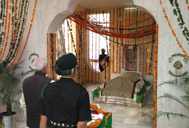 Narendra Modi with the soldiers at the Dograi War Memorial