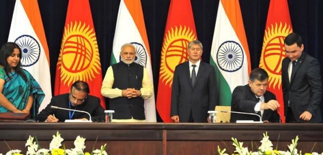 Narendra Modi delivering his statement to the media at Joint Press Briefing with the President of Kyrgyz Republic, Mr. Almazbek Atambayev