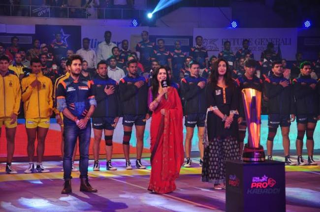 Pro Kabaddi: Koel Mallick recites national anthem