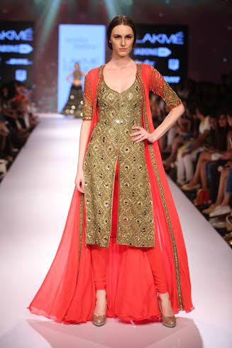 Day five opened at LFW Winter/Festive 2015 with glamorous collections by Anushree Reddy, Arpita Mehta and Ridhi Mehra