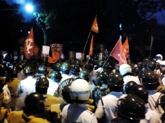 Left Front holds protest rally in Kolkata