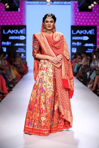 LFW showcases Gaurang's collection