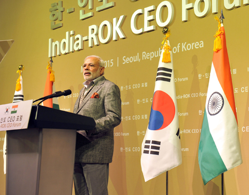 Narendra Modi at the Cheonggyecheon Stream