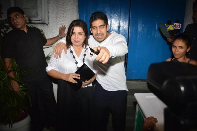 Deepika Padukone hosts party for friends at Bandra