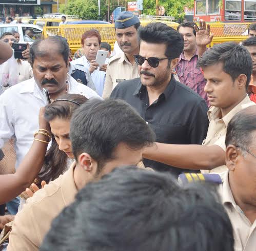 Anil Kapoor visits Siddhivinayak Temple with wife Sunita