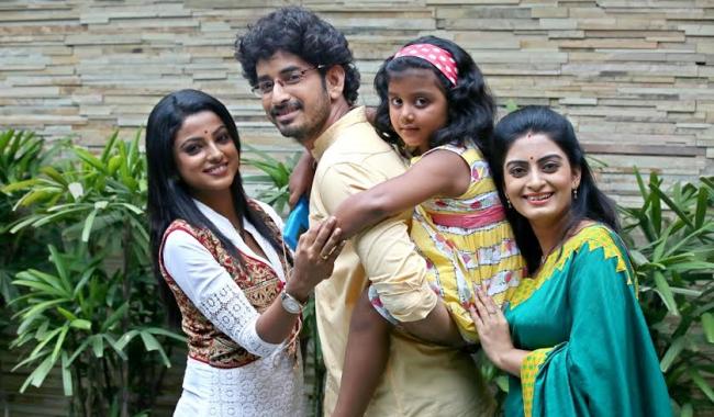 Aamader Choto Nadi cast, crew meet the press in Kolkata