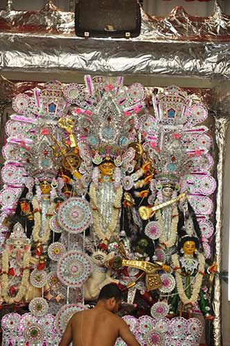 Khelayat Ghosher Bari