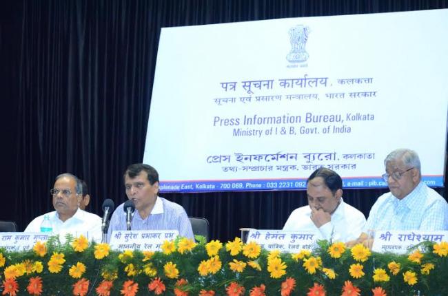 Suresh Prabhakar Prabhu visits Kolkata