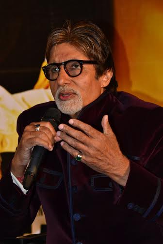 Big B promotes 'Shamitabh' in Kolkata