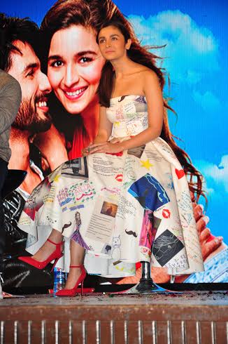 Shahid, Alia attends Mithibai college fest