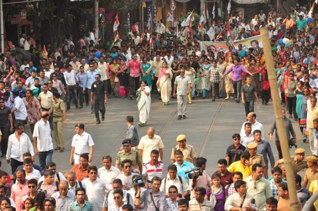 Mamata Banerjee leads rally in Kolkata
