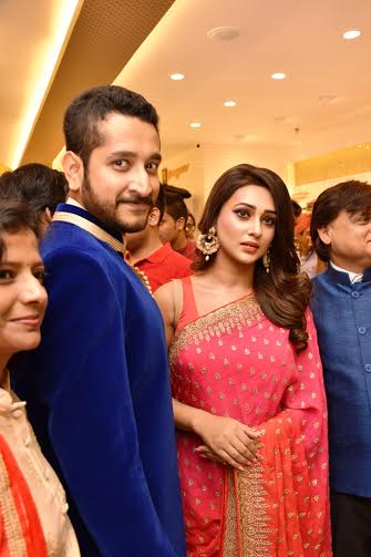 Kolkata: Manyavar launches its new store Mohey 