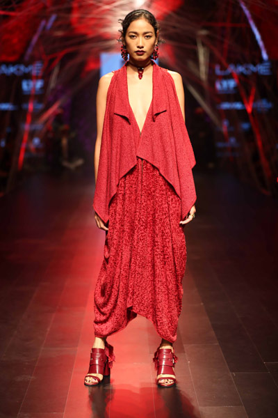 LFW: Kangana Ranaut walks for designer Tarun Tahliani