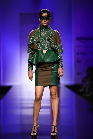 Amazon India Fashion Week: Shriya Saran sizzles ramp