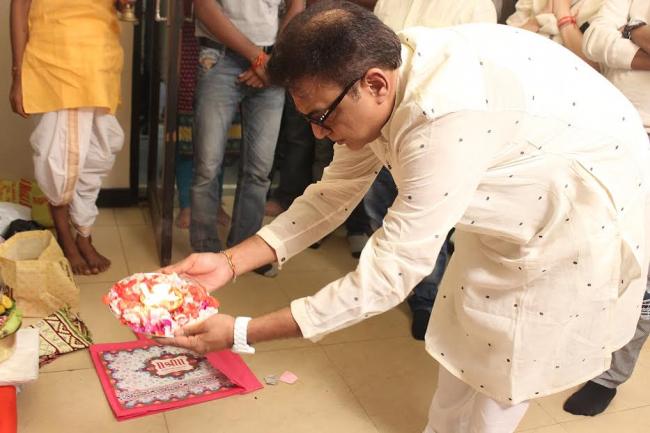 Shree Venkatesh Films hosts mahurat for Arindam Sil's 'Byomkesh Pawrbo'