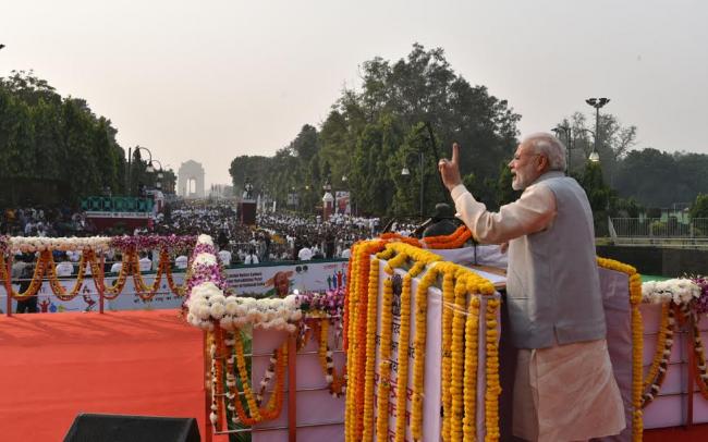  Narendra Modi paying floral tribute to Sardar Vallabhbhai Patel on Rashtriya Ekta Diwas, at Patel Chowk, in New Delhi 