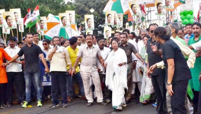 Kolkata: Mamata Banerjee participates in rally