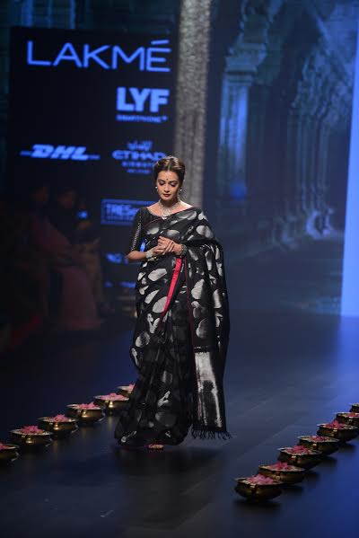 Dia Mirza  sizzles Lakme Fashion Week ramp