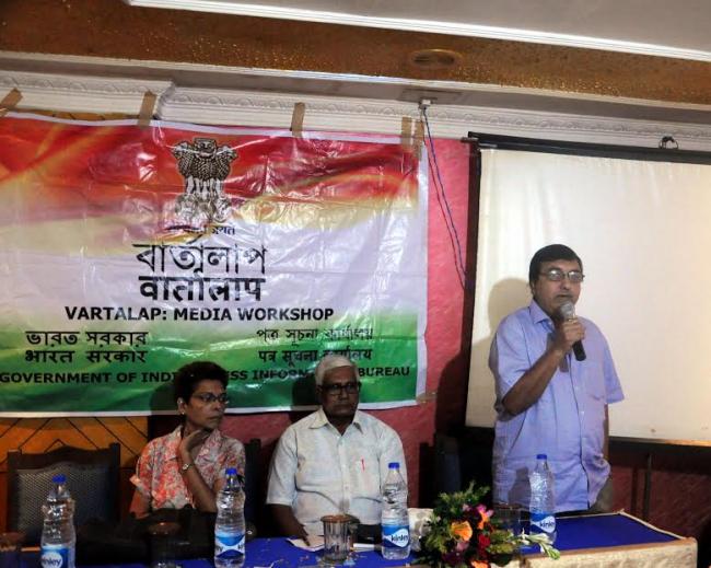 Additional Director General (M&C), PIB, Kolkata, Debanjan Chakrabarti and the senior journalist of Midnapore lighting the lamp 
