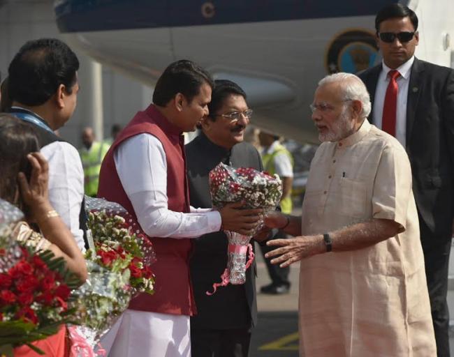 Narendra Modi arrives at Mumbai Airport 