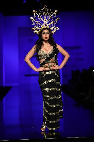 Amazon India Fashion Week: Shriya Saran sizzles ramp
