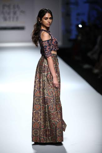 Amazon India Fashion Week: Aditi Rao Hydari sizzles on the ramp