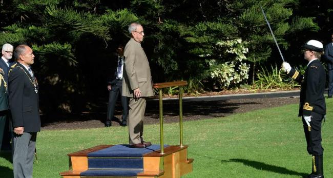 Pranab Mukherjee being received by the Minister for Ethnic Communities of New Zealand