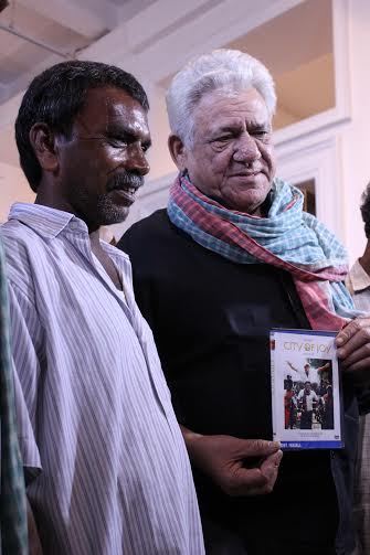 Kounteya pays tribute to â€˜Rickshaw-wallasâ€™  