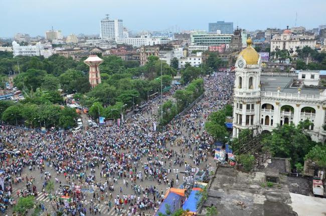 Mamata targets Modi and Centre at martyrs day rally