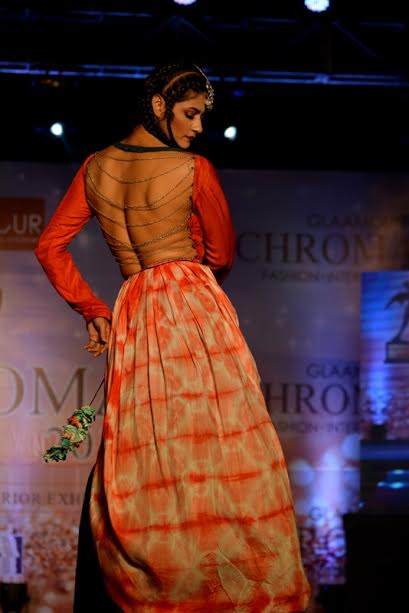 Parno Mitra sizzles ramp in Kolkata show